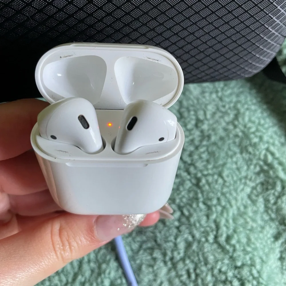 Apple Airpod’s 1st generation